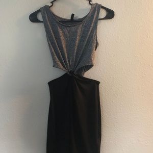 H&M divides dress